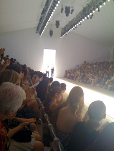 Andy and Debb take a bow at Mercedes Benz New York Fashion Week s2009